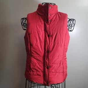 New York & Company red puffer vest that zips and buttons up size small